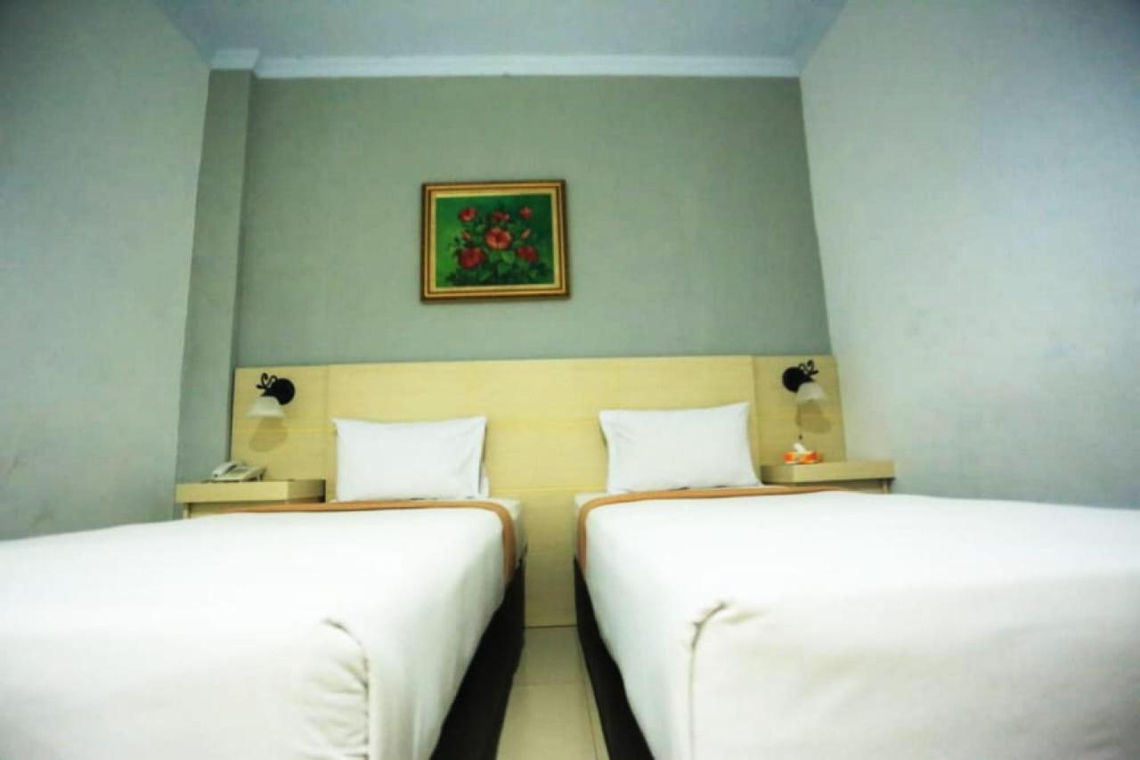 Urbanview Hotel Mulia Indah Palopo Eksteriør billede