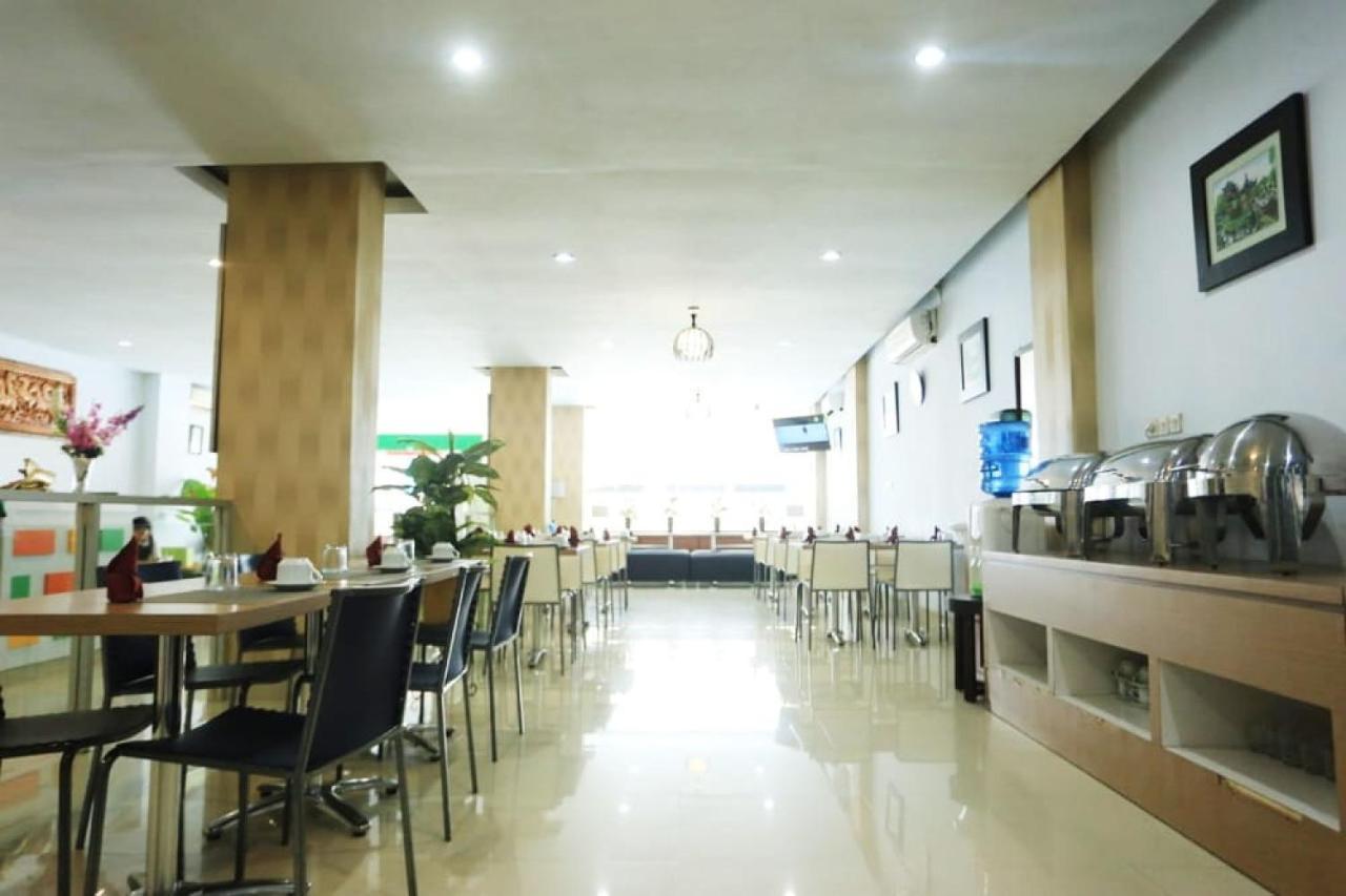 Urbanview Hotel Mulia Indah Palopo Eksteriør billede