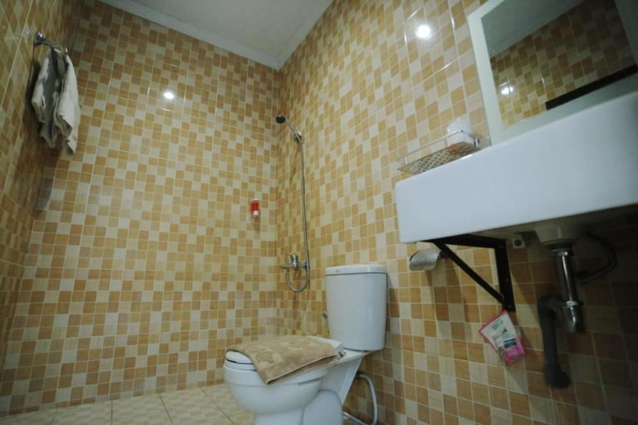 Urbanview Hotel Mulia Indah Palopo Eksteriør billede