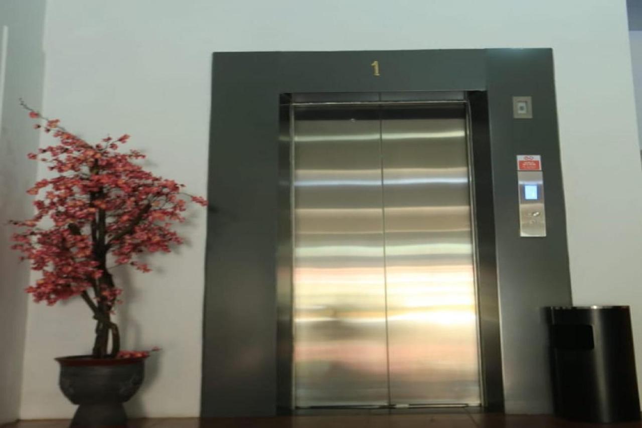 Urbanview Hotel Mulia Indah Palopo Eksteriør billede