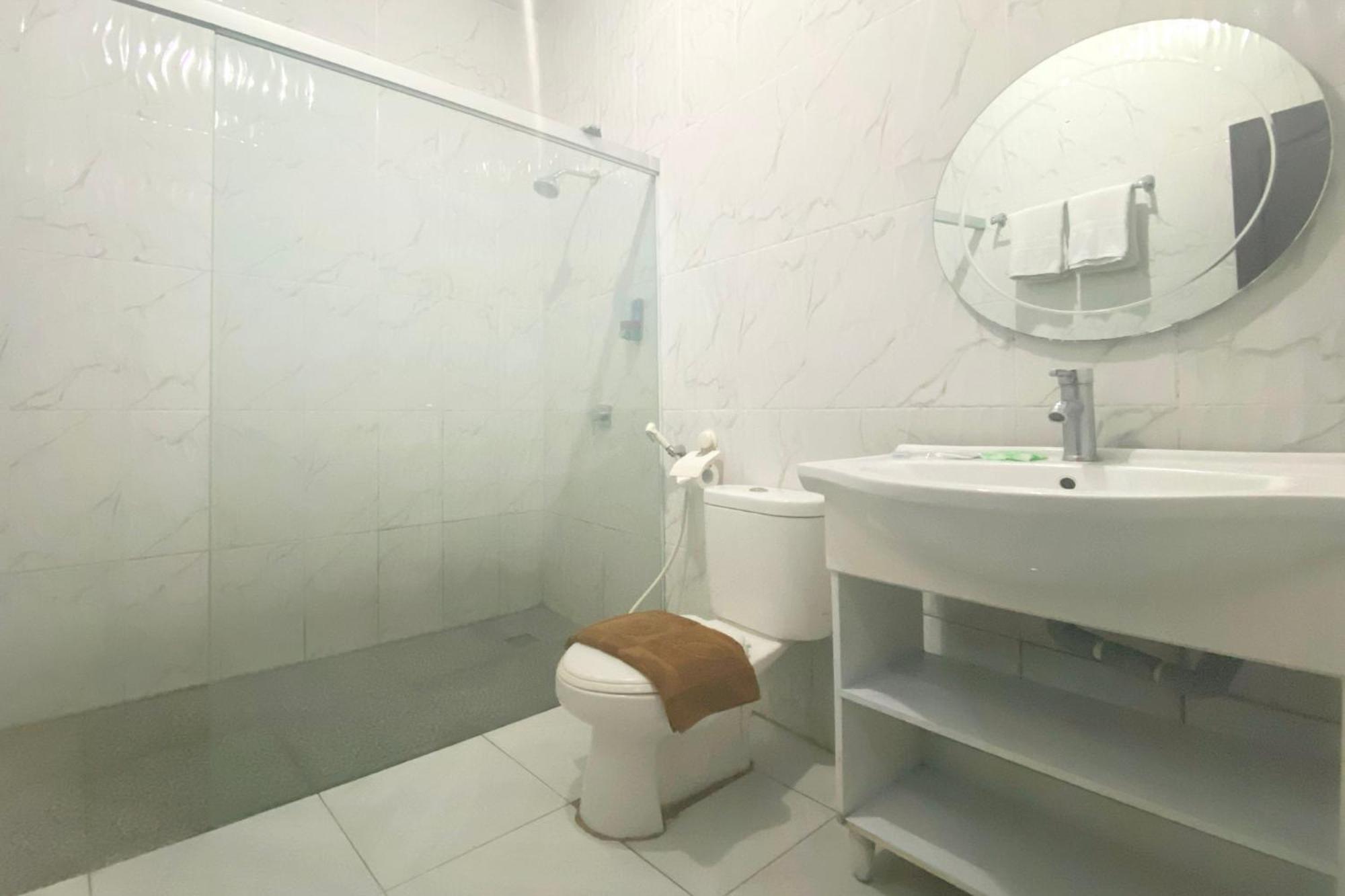 Urbanview Hotel Mulia Indah Palopo Eksteriør billede